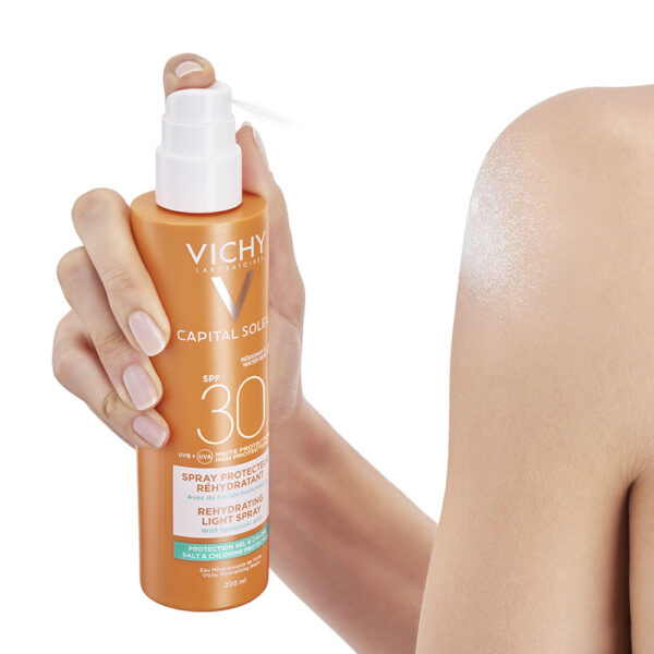 Capital Soleil Beach Protect Anti-dehydration Spray SPF30