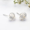 EAR SENSE Υποαλλεργικά σκουλαρίκια ES82 TEXTURED SILVER LOVE KNOT  1ζεύγος